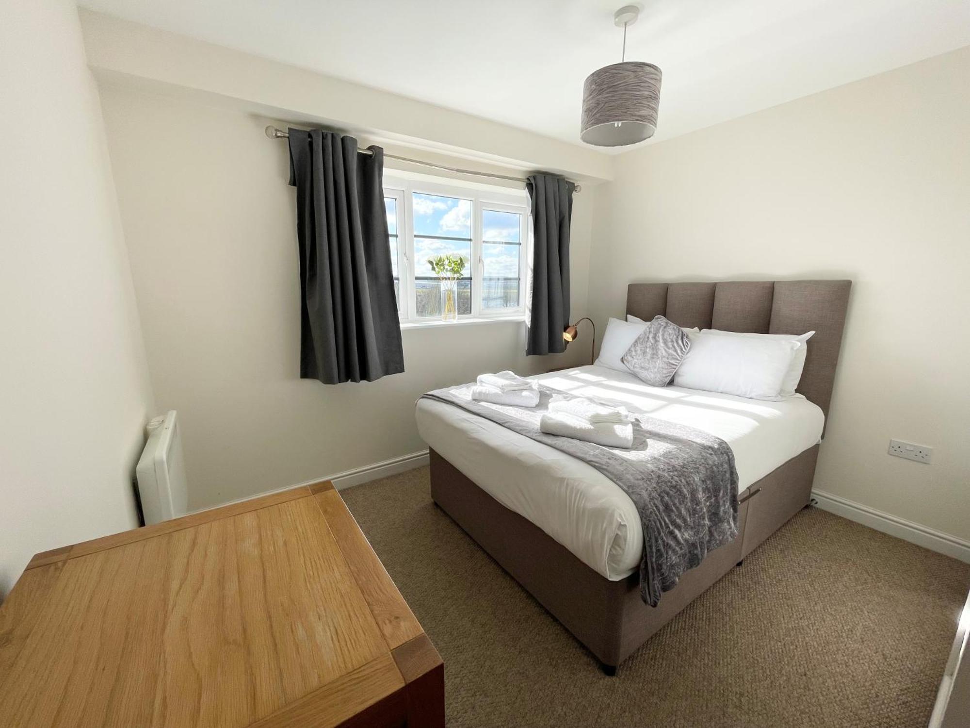 Blue Sky Apartments @Wallis Square, Farnborough Farnborough  Dış mekan fotoğraf
